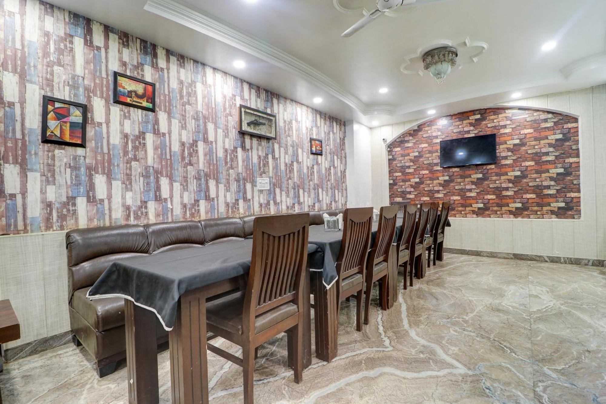 Capital O Divine Hotel Amritsar Ngoại thất bức ảnh