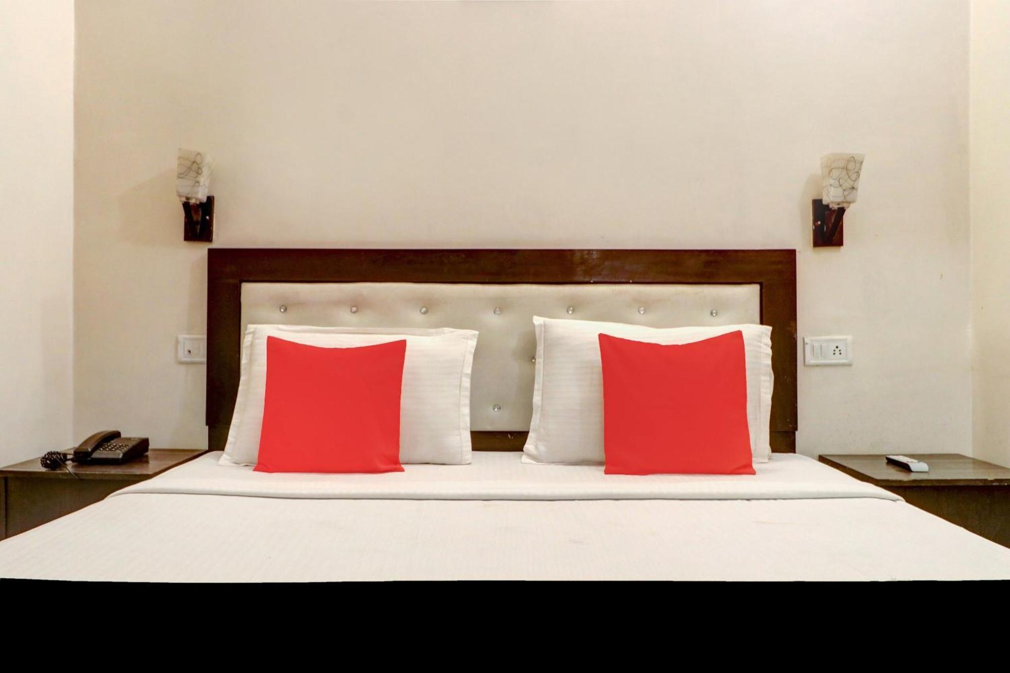 Capital O Divine Hotel Amritsar Ngoại thất bức ảnh