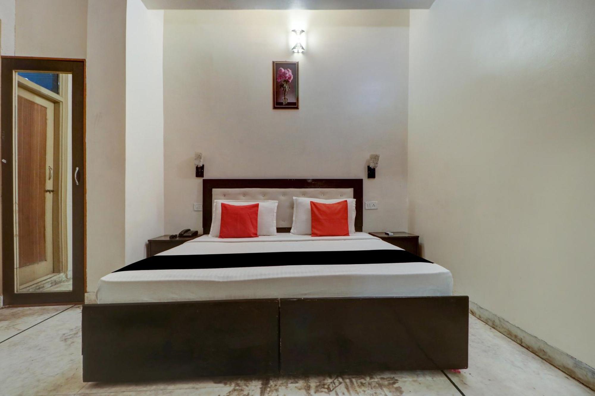 Capital O Divine Hotel Amritsar Ngoại thất bức ảnh