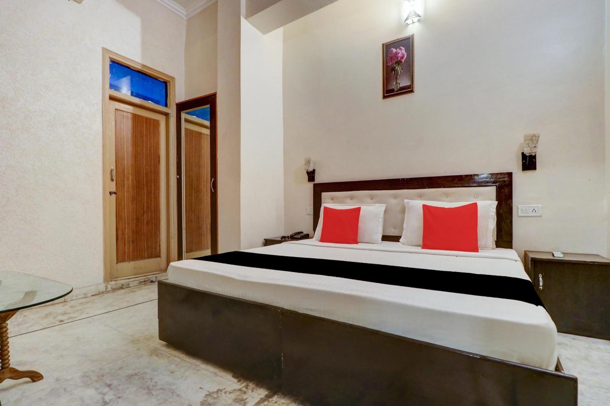 Capital O Divine Hotel Amritsar Ngoại thất bức ảnh