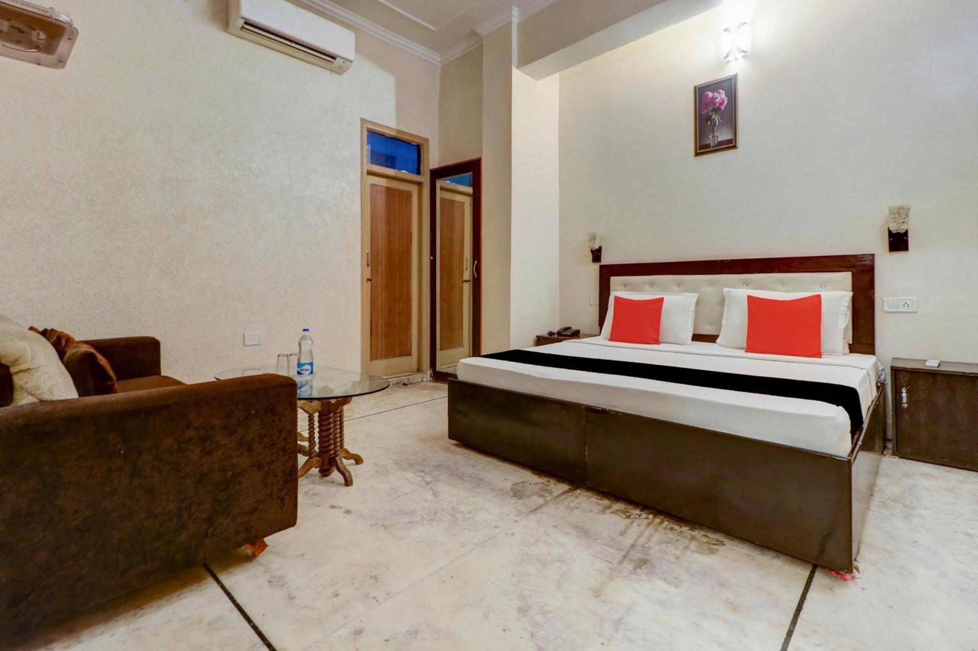Capital O Divine Hotel Amritsar Ngoại thất bức ảnh
