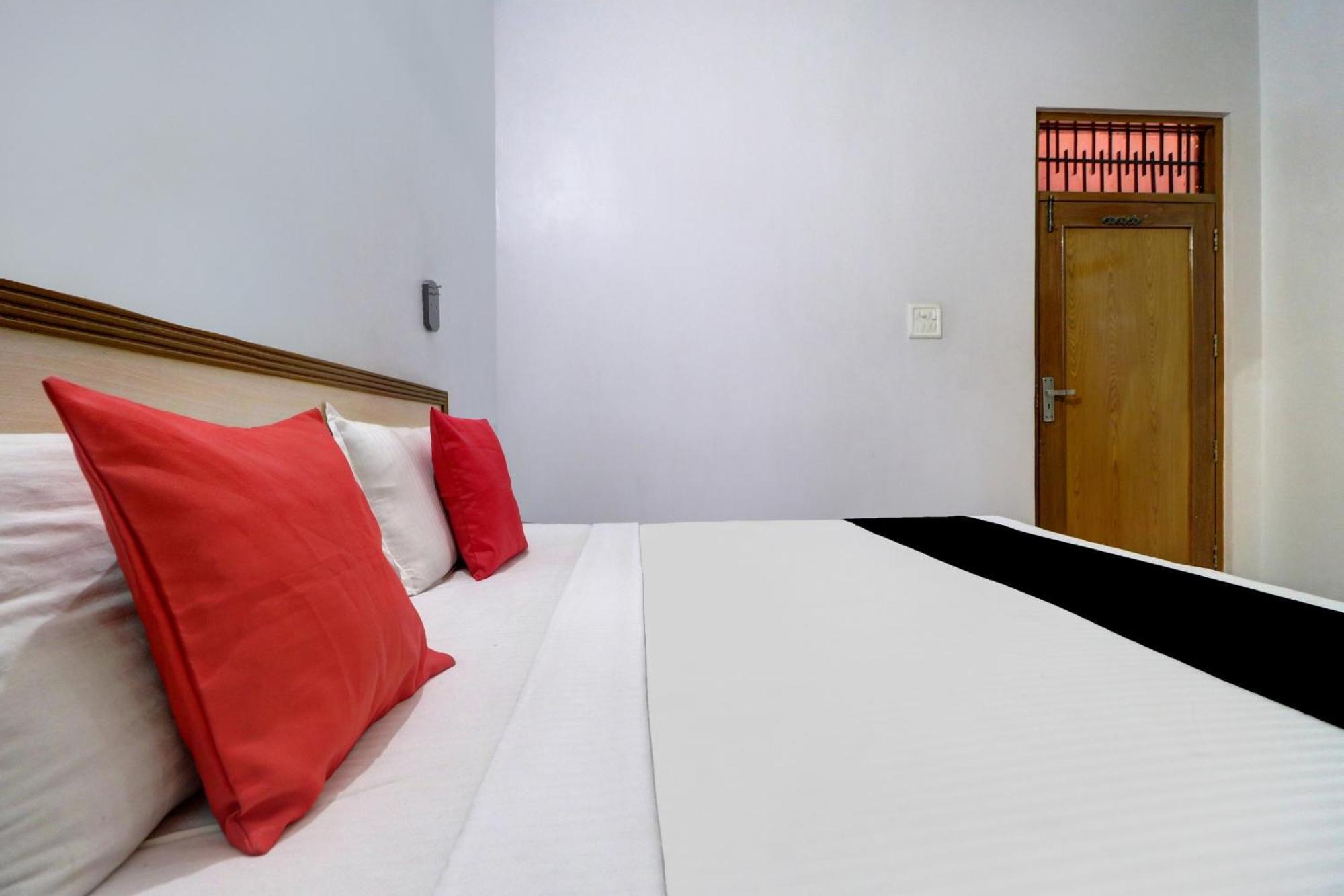 Capital O Divine Hotel Amritsar Ngoại thất bức ảnh